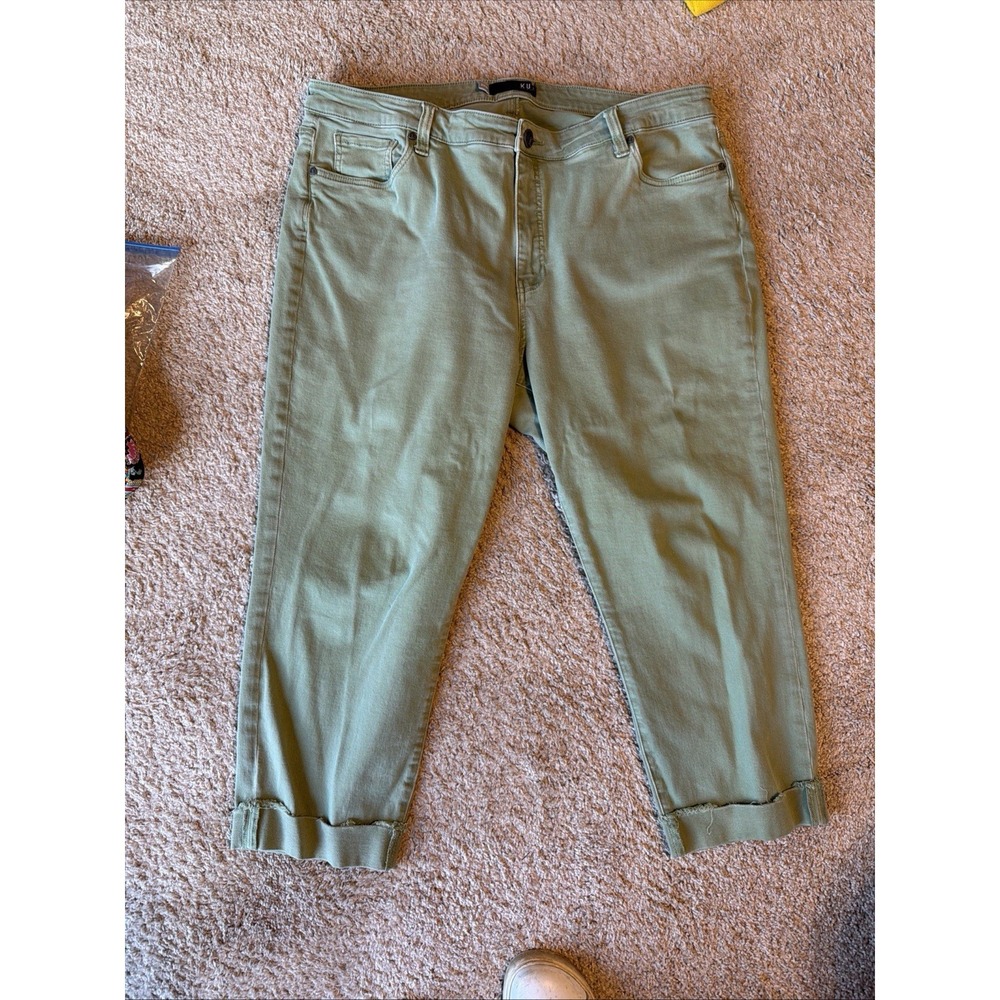 Women's KUT from the Kloth Plus 20W Green Amy Crop Straight Leg Jeans